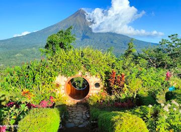 philippines/bicol-region/attraction/hobbit-hill