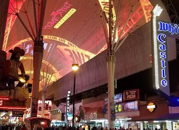 nevada/north-las-vegas/attraction/axehole-vegas-axe-throwing-bar