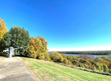 iowa/burlington/attraction/hawkeye-log-cabin