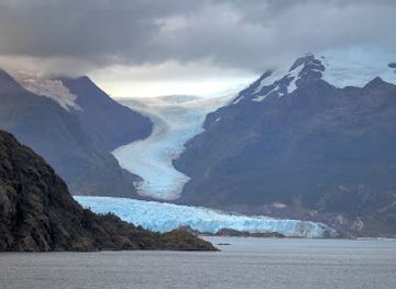 chile/patagonia/attraction/amalia-glacier