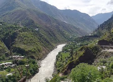 pakistan/neelum-valley/attraction/dhanni-waterfall