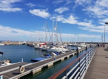 portugal/cascais/attraction/porto-de-recreio-de-oeiras-marina-de-oeiras