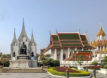 Statue of King Rama III