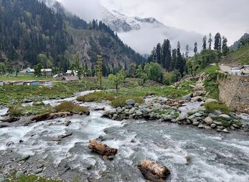 india/pahalgam/attraction/chandanwari-skiing-area