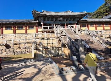 south-korea/yeongnam-region/attraction/gyeongju-national-park-samneung-visitor-center