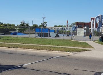 michigan/pere-marquette-state-forest/attraction/cadillac-tree-zoo