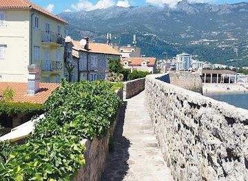 montenegro/kotor/attraction/city-walls-of-budva