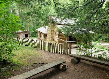 tennessee/cades-cove/attraction/elijah-oliver-cabin