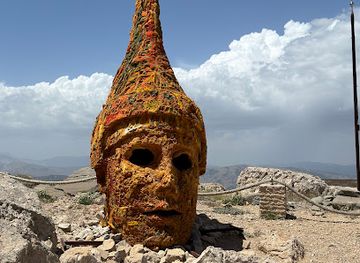 turkiye/aeolis/attraction/mount-nemrut