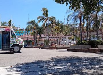 mexico/puerto-vallarta/attraction/paseo-diaz-ordaz