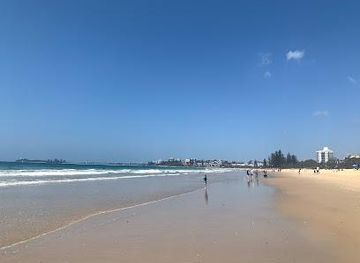 australia/sunshine-coast/attraction/alexandra-headland-beach