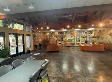 oklahoma/moore/attraction/discovery-cove-nature-center