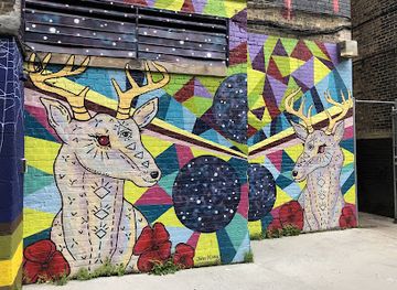 wisconsin/milwaukee/bay-view/attraction/black-cat-alley