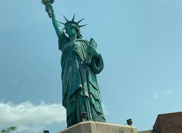 wisconsin/southeast-wisconsin/attraction/statue-of-liberty-replica