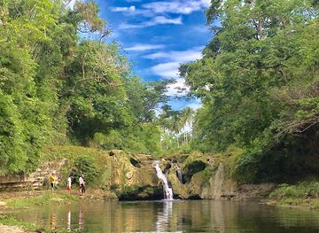 philippines/bicol-region/attraction/iluluan-falls