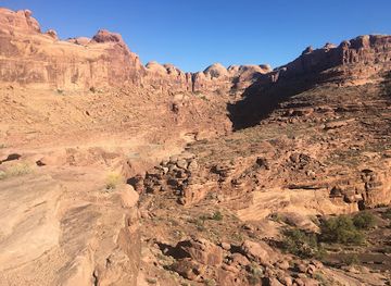 utah/book-cliffs/attraction/tombstone-rock