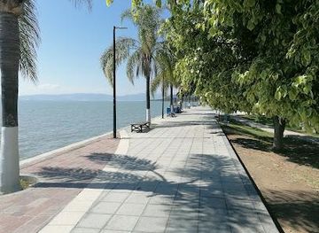 mexico/guadalajara/attraction/malecon-de-ajijic