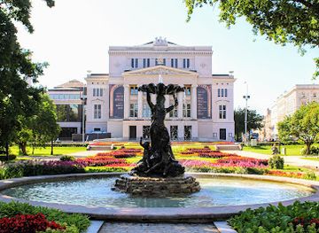 latvia/kurzeme/attraction/fountain-nymph-at-latvian-national-opera-house