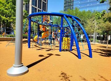 texas/houston/attraction/discovery-green