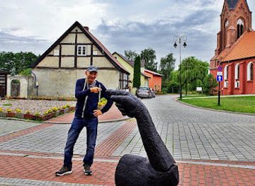 poland/szczecin-lagoon/attraction/pomnik-reki