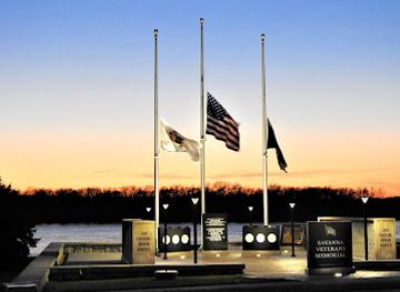 illinois/mississippi-palisades-state-park/attraction/savanna-veterans-memorial