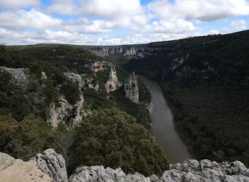 france/ardèche-gorges/attraction/balcon-du-canyon-de-la-cathedrale