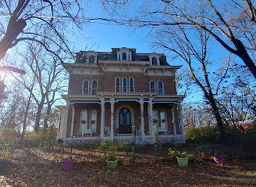 illinois/great-river-road/attraction/mcpike-mansion