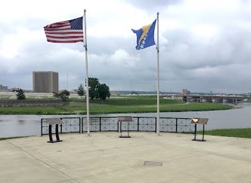 ohio/dayton/attraction/holbrooke-plaza