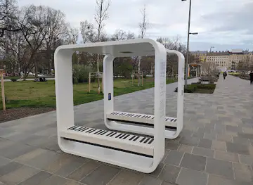 Chopin-Liszt smart music bench