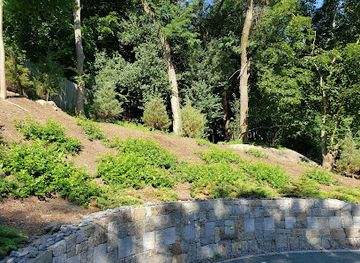 massachusetts/salem/attraction/proctor-s-ledge-memorial