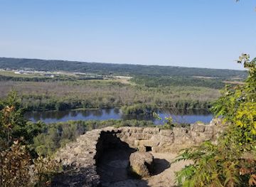 wisconsin/southwest-wisconsin/attraction/wyalusing-hardwood-forest