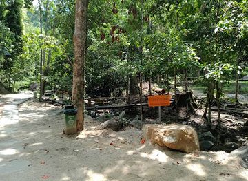 thailand/satun/attraction/ya-roi-waterfall