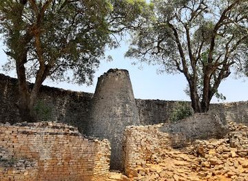 zimbabwe/great-zimbabwe-national-monument/attraction/great-enclosure