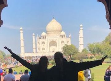 india/agra/attraction/pioneer-holidays