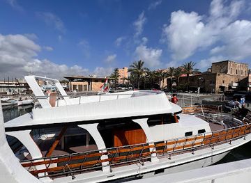 lebanon/tyre/attraction/muhieddien-boats