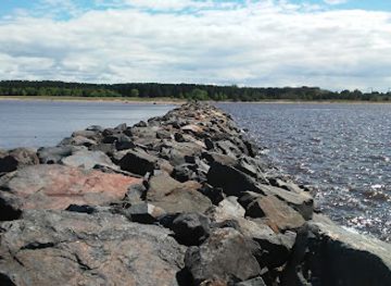 minnesota/lake-superior/attraction/wisconsin-point-lighthouse