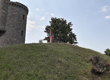 romania/prahova/attraction/ruins-of-the-petit-trianon-palace