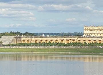 france/versailles/attraction/statue-equestre-de-louis-xiv-sous-les-traits-de-marcus-curtius