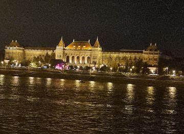 hungary/budapest/attraction/alagut-a-kozponti-vasarcsarnokba