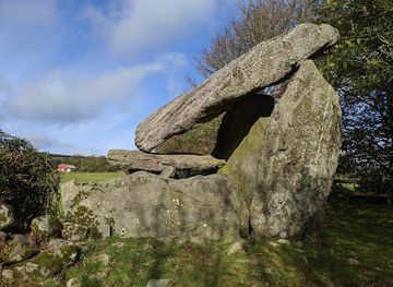 ireland/county-kilkenny/attraction/leac-an-scail-kilmogue-dolmen