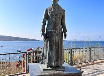 malta/mistra-bay/attraction/statue-of-markiza-anna-bugeja