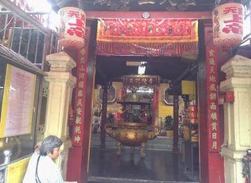 thailand/samut-prakan/attraction/san-chao-pho-suea