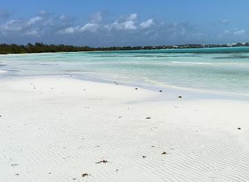 turks-and-caicos-islands/sibonne-beach/attraction/five-cays-beach