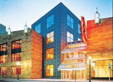 pennsylvania/central-pennsylvania/attraction/whitaker-center-for-science-and-the-arts