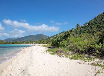 british-virgin-islands/jost-van-dyke/attraction/smuggler-s-cove