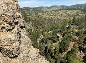 south-dakota/custer-state-park/attraction/lovers-leap-trailhead