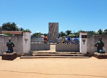 benin/atlantique/attraction/arbre-du-retour