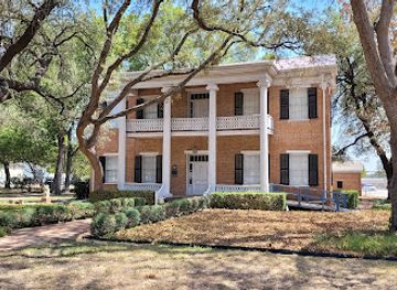 texas/waco/attraction/earle-napier-kinnard-house