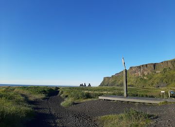 iceland/vik/attraction/voyage-vik-voyages-friendship-statue