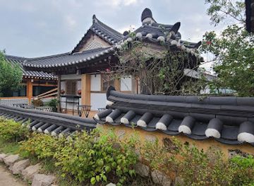 south-korea/gyeongju/hwangnam-dong/attraction/hwangnidan-gil